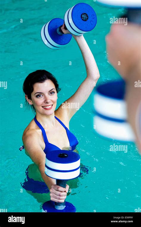 Year Old Woman Bikini Fotos Und Bildmaterial In Hoher Aufl Sung