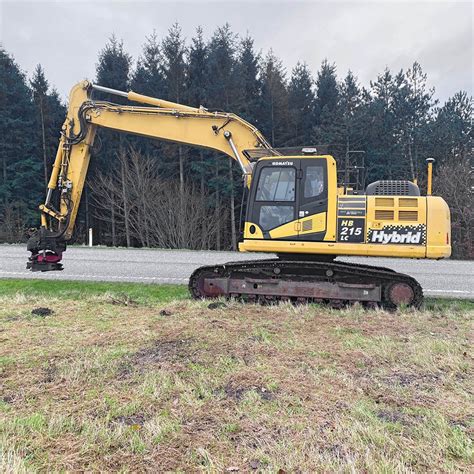 Crawler Excavator Komatsu HB 215 LC 2 99000 EUR Truck1 ID 6608400