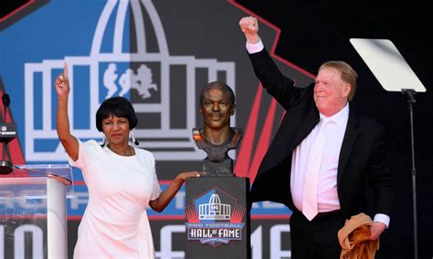 Cliff Branch Inducted Into Pro Football Hall Of Fame Fan Shotz