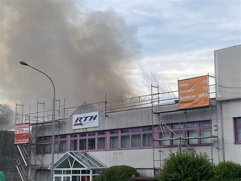 Hilden Großbrand in Hilden Schreinerei in Flammen Fotos