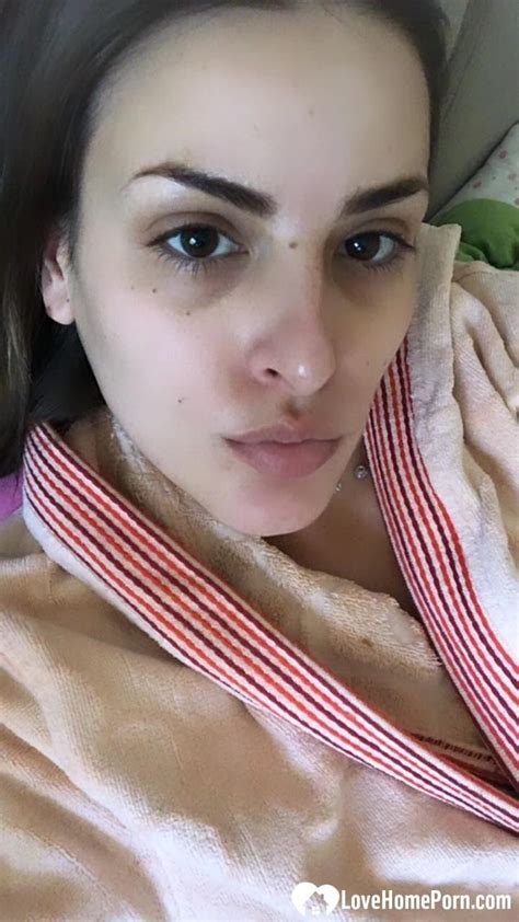 Natural Beauty Shares Some Of Her Selfies Nude Pics XHamster