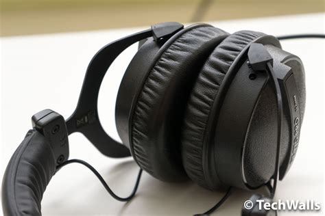 Beyerdynamic DT 770 Pro 32 Ohm Headphones Review - Cheap Audiophile ...