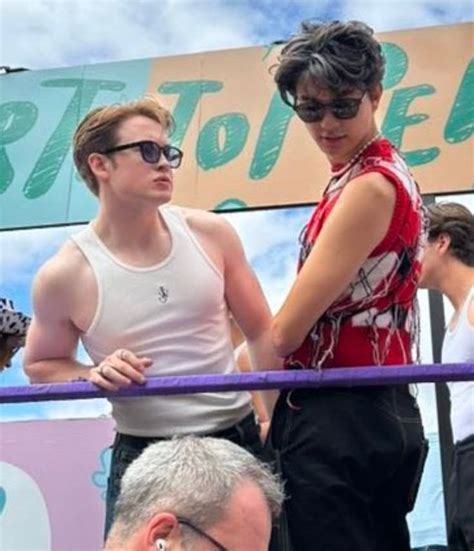 Kit Connor Will Gao Connor Cute Gay Alice Book