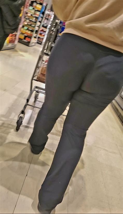 Major Vpl Fat Ass In Black Leggings Spandex Leggings Yoga Pants Forum