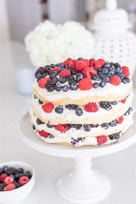 Berry Layer Cake Recipes Lifestyle Jennifer Maune