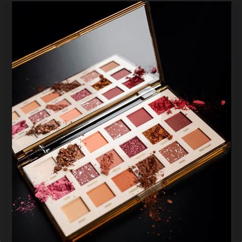 Trusa Machiaj Magic Studio Nude Farduri EMAG Ro