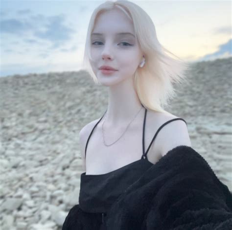 Arietta Adamss Cam Model Free Live Sex Show Chat Stripchat