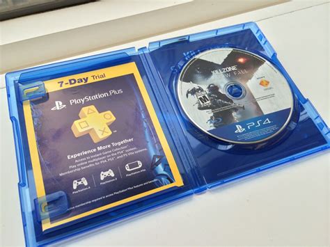 Heres What The Inside Of A Ps4 Game Case Looks Like Polygon