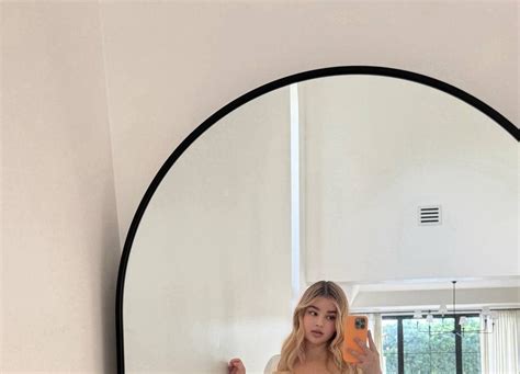 Fotos Hot De Anastasiya Kvitko En Espejo ColorMusic