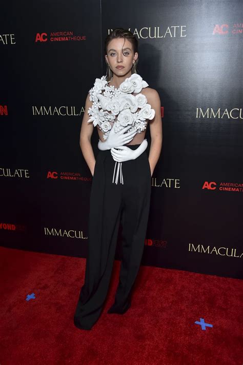 See Sydney Sweeney S Sculptural Naked Top