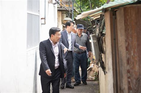 언론속의 서구 67보도 강범석 서구청장 ‘행복마을 가꿈사업 대상 석남3동서 현장 간담회 내용 인천광역시 서구 구청장