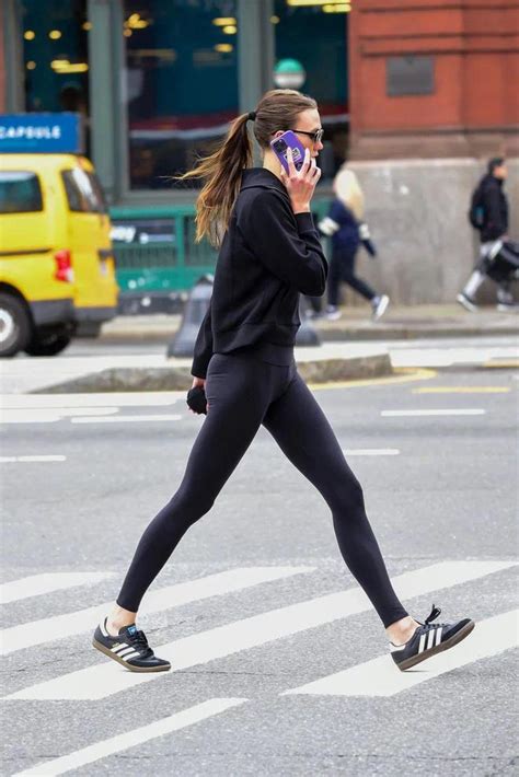 4 đôi giày thể thao hot hit mùa thu cho phong cách năng động