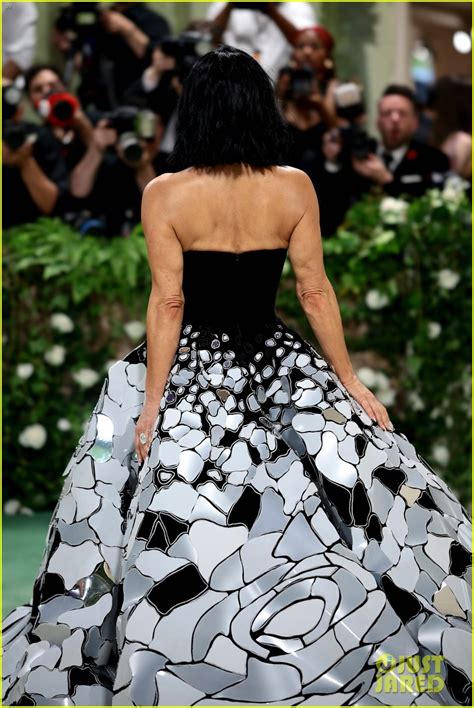 Lauren Sanchez Makes Met Gala Debut, Fiance Jeff Bezos Skips Red Carpet ...
