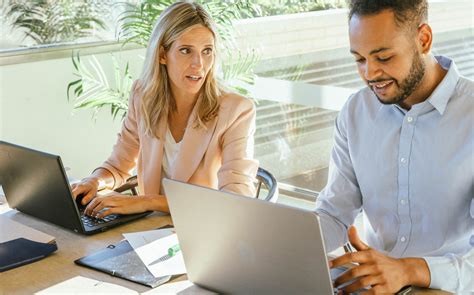 rekomendasi  software payroll terbaik  indonesia