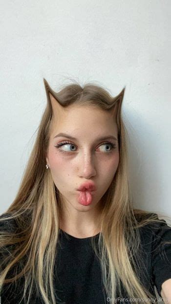 Anne Hathaway Ahathawaynews Annehathaway Heatherannie Nude OnlyFans Page 4 The