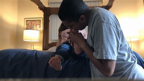 Footboy Worships Latina Feet Goddess Glo Clips4sale