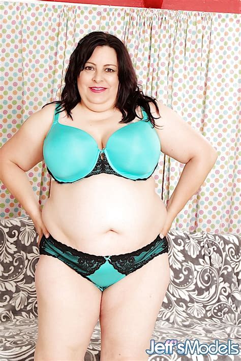 Chubby Brunette Lacy Bangs Pics Xhamster