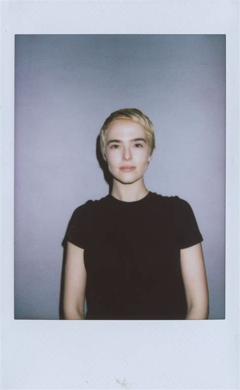 Behold Zoey Deutch S Dramatic Hair Metamorphosis To A Blonde Pixie Vogue