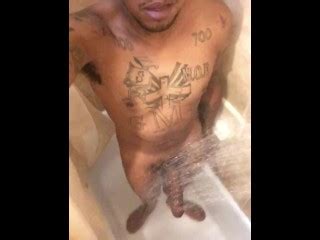 在淋浴时抚摸 Pornhub Gay