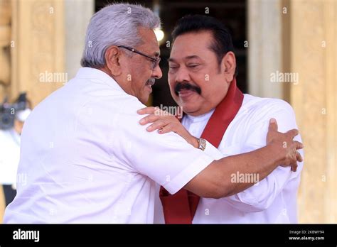 Der Präsident von Sri Lanka Gotabaya Rajapaksa L begrüßt und erhält