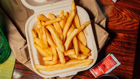 The Only Step You Need To Prevent Soggy Takeout Fries