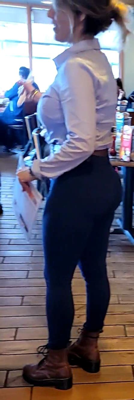 SMOKIN HOT Dennys Manager HUGE SHIRT BUSTING BOOBS And TIGHT ASS Leggings Forum