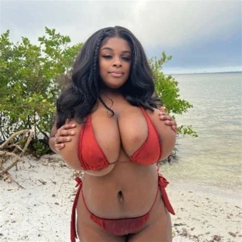 Big Ass Girl Knows How Ride Dick Close Up Porn Feat Bellavita XHamster