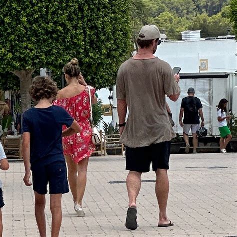 Las Vacaciones De Elsa Pataky Y Chris Hemsworth En Ibiza Rom Nticos