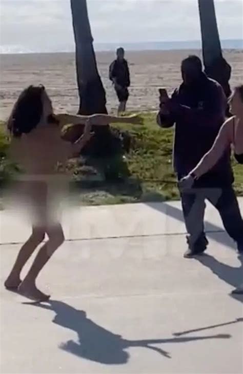 Naked Fight On Beach Stuns Crowd At Venice Beach Boardwalk The