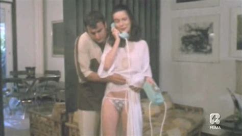 Naked Lorraine De Selle In Tre Sotto Il Lenzuolo