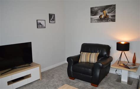 Apartment 39 Hedgefield House Is An Extremely Spacious Second Floor