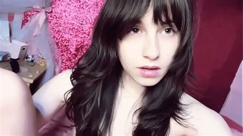 Showing Off Pussy Search XNXX