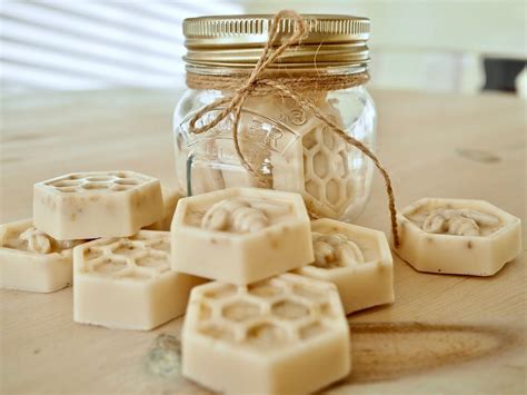 Using The Easy Melt And Pour Method To Create Some Handmade Soaps