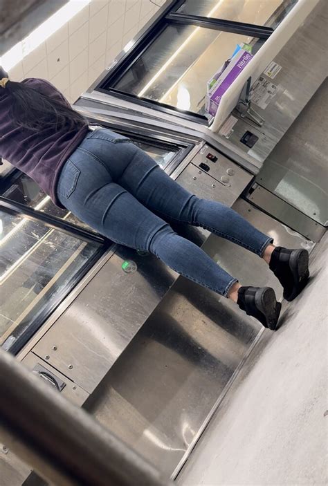 Nice Tight Latina Ass In Jeans Vpl Oc Tight Jeans Forum