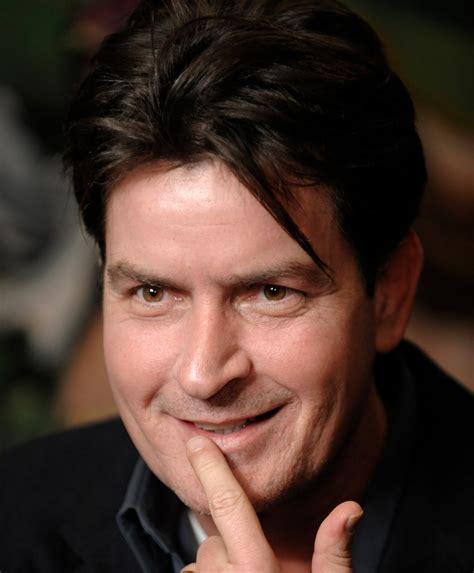 general toms blog charlie sheen signs    sitcom