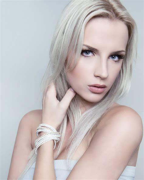 Shop Lushhe By Prostyles Ultimate Platinum Blonde 90 The UK S Premium Clip In Brand