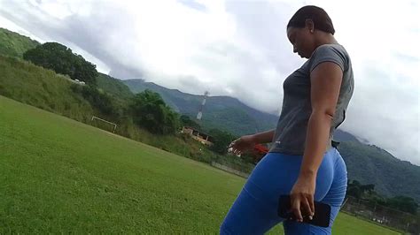 442 Great Ass Latina Showing Off Her Goods In The Field Spandex Leggings Yoga Pants Forum