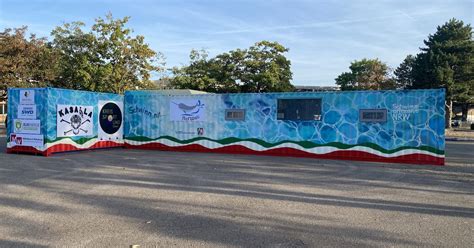 Schwimmcontainer Narwali Macht Station In Leverkusen Stadt Leverkusen