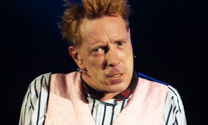 N importe quoi le chanteur des Sex Pistols veut représenter l Irlande