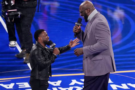 Kevin Hart: "Why you dressed like a p*rn director?" - Kevin Hart mocks