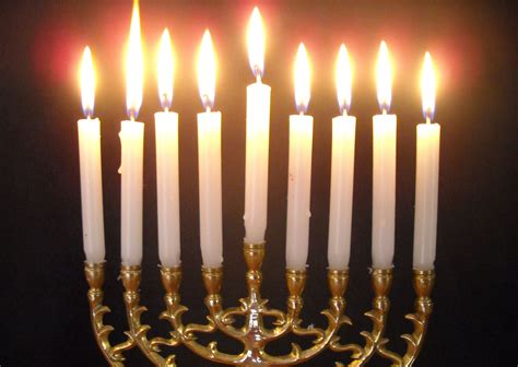 How Many Candles Are On A Menorah Artofit