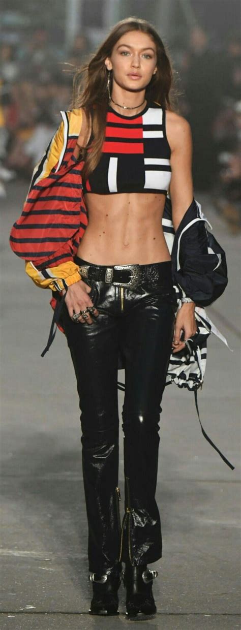 Hot Sexy Rebeca Souza Bikini Pics