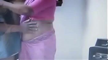 India vieja la tía vistiendo sari luego folla con un chico XVIDEOS