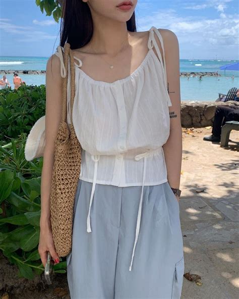 M C G Khi I Bi N Ngo I Bikini Y L Th Con G I Ch U Hay Mang I Bi N C Nh Th T Xinh