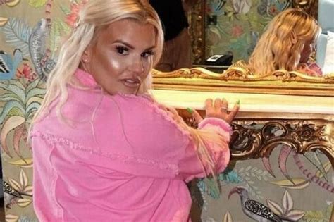 Kerry Katona Defended By Fans After Shes Cruelly Mum Shamed For Wearing Hotpants Mirror Online