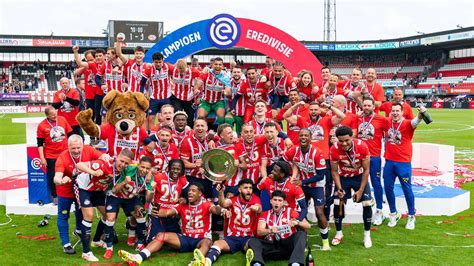psv onthult het nieuwe thuisshirt voetbalzone