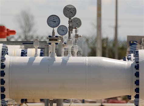 Цената на природния газ в Европа остава под 50 евро за мегаватчас. На ...