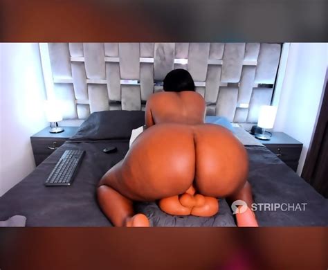 Horny Bad Bitch Cammiilaa Drills Torso Man Dildo