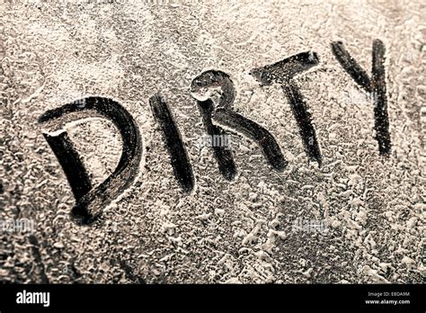 Dirty Word: Khám Phá Ý Nghĩa và Cách Sử Dụng