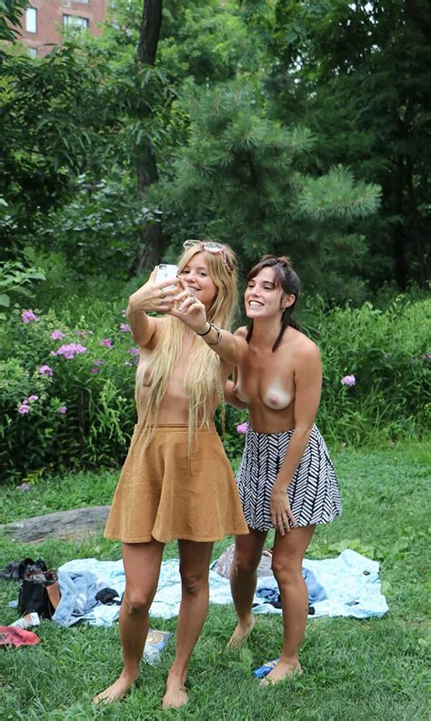 Blonde Locks Nudes Hairbra NUDE PICS ORG